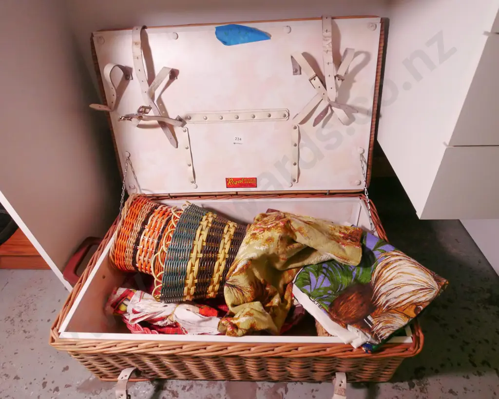 cane picnic hamper, tea towels, baskets Image 1++