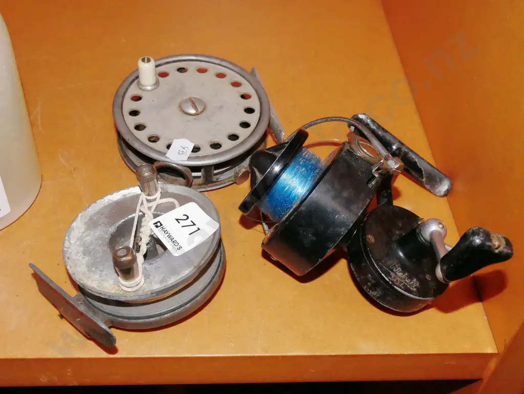 3x vintage fishing reels Image 1++
