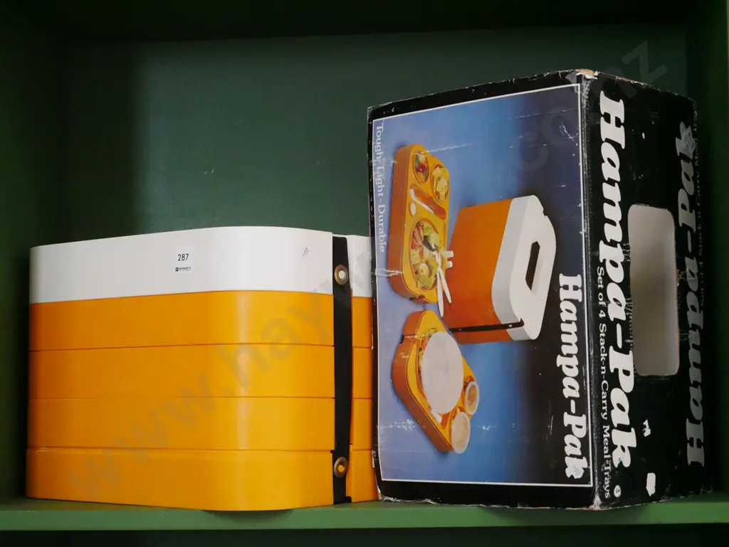 as-new 1980s picnic set Image 1++