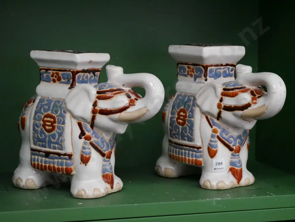 pair ceramic elephant jardinieres H-290 Image 1++