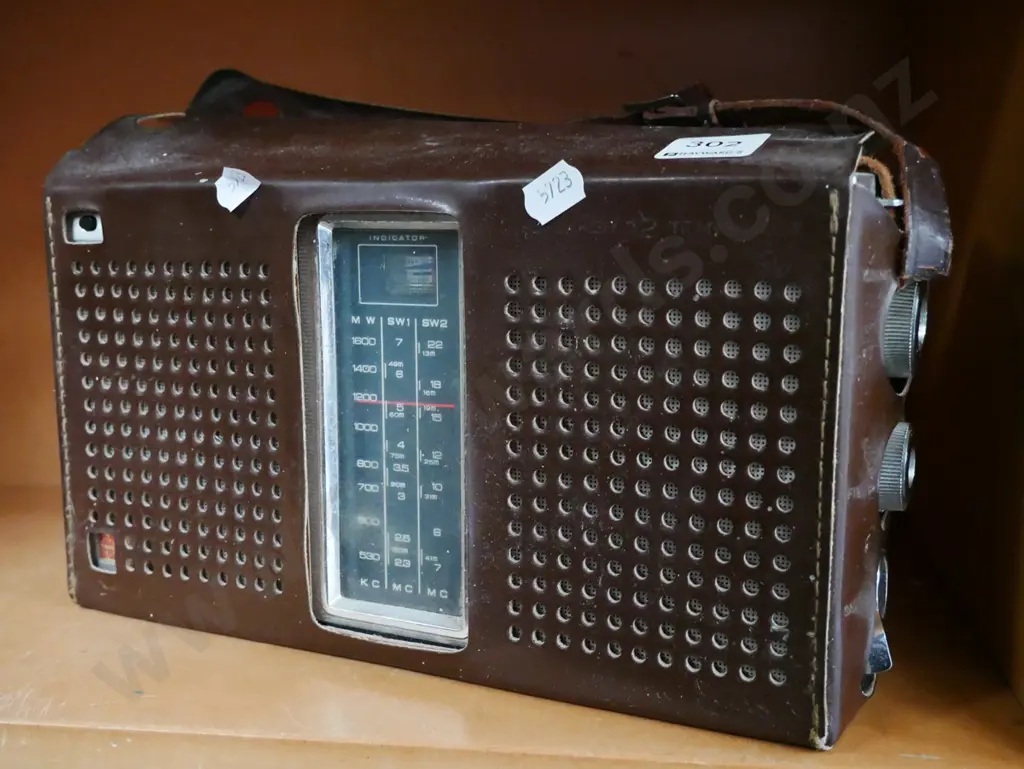 National transistor radio Image 1++