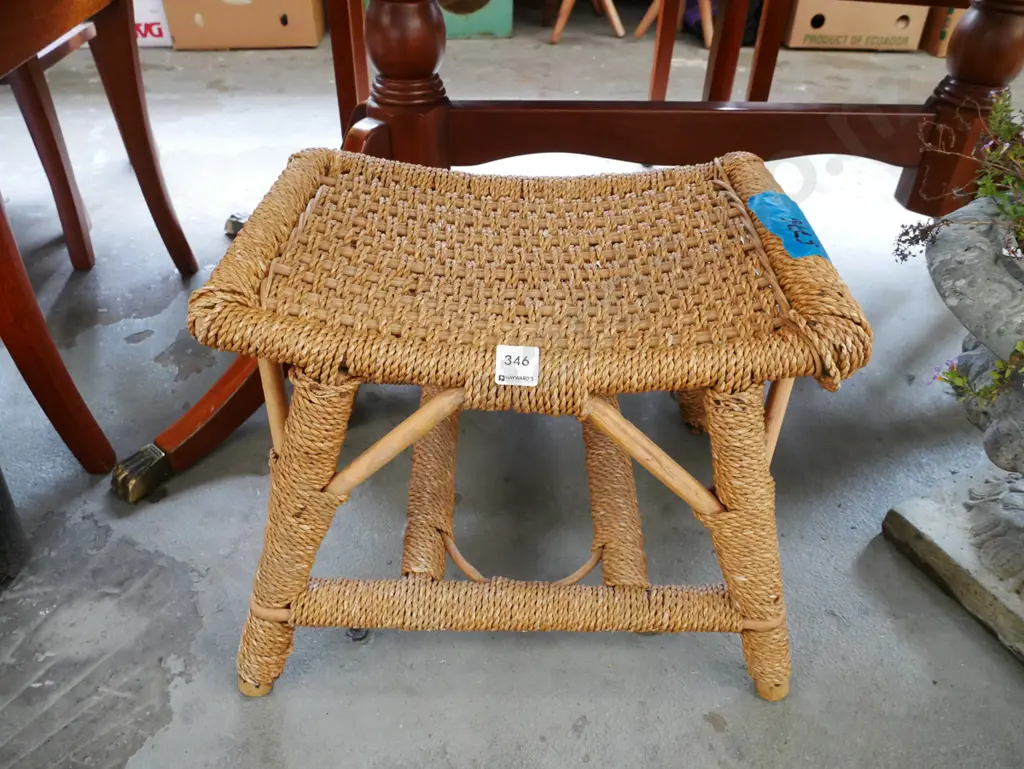 seagrass foot stool Image 1++