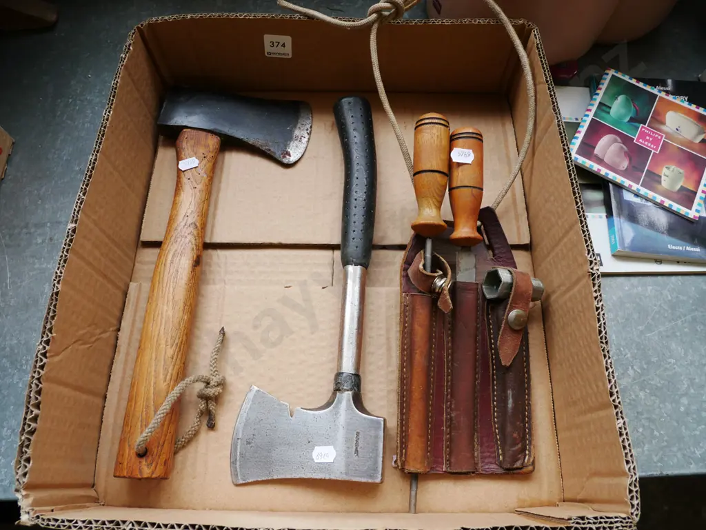 box; hatchets, chainsaw tools and files in holster Image 1++