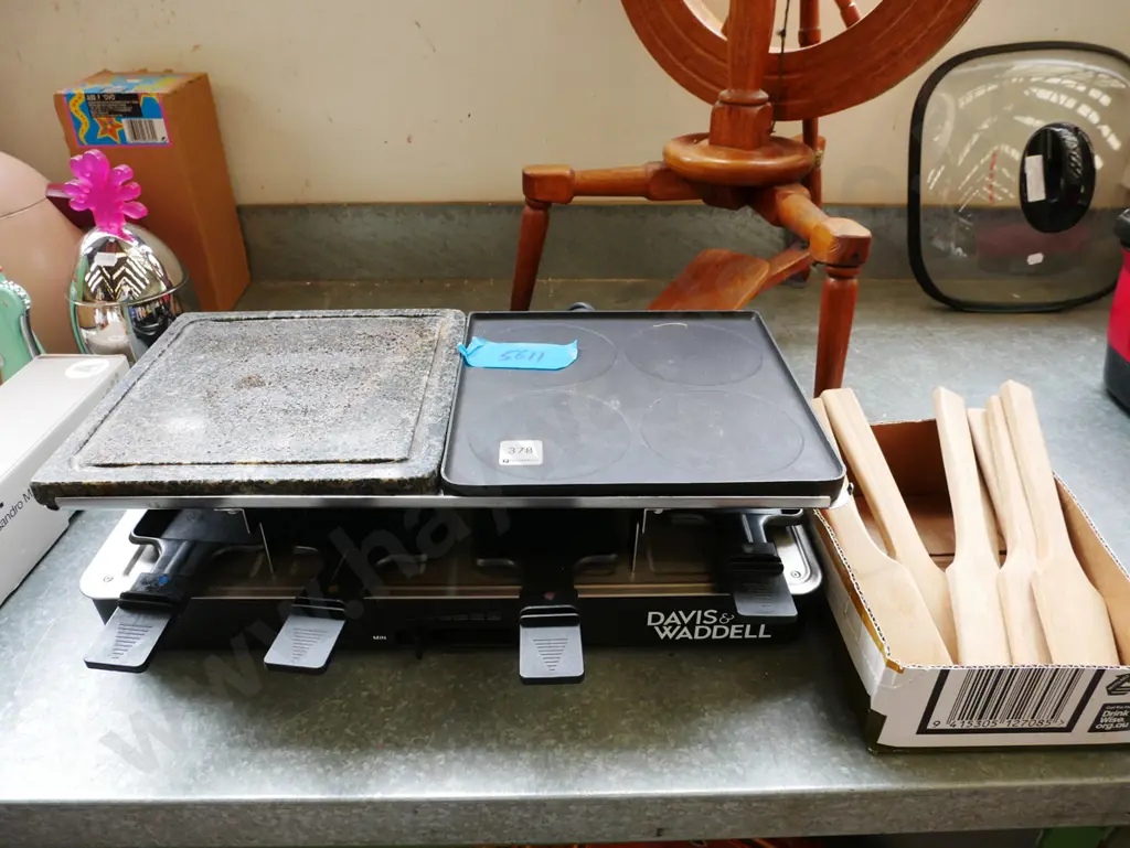 Davis and Waddell electric party grill Image 1++