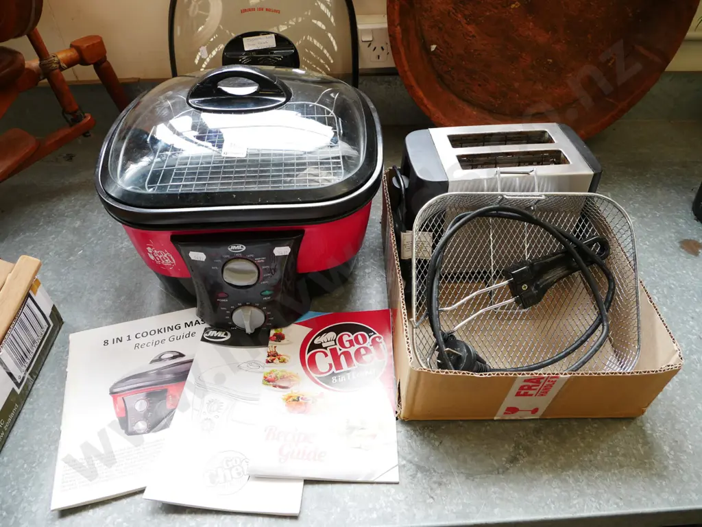 Go Chef 8 in 1 cooker with extra accessories, spare lid, toaster Image 1++
