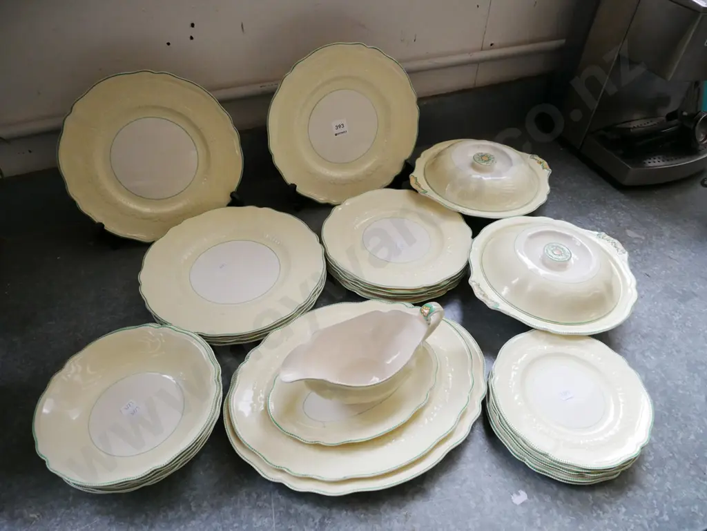 Johnson Bros dinner plates, bowls, ashets etc Image 1++