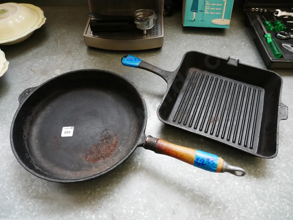 cast iron frying pan and skillet -needs a clean Image 1++