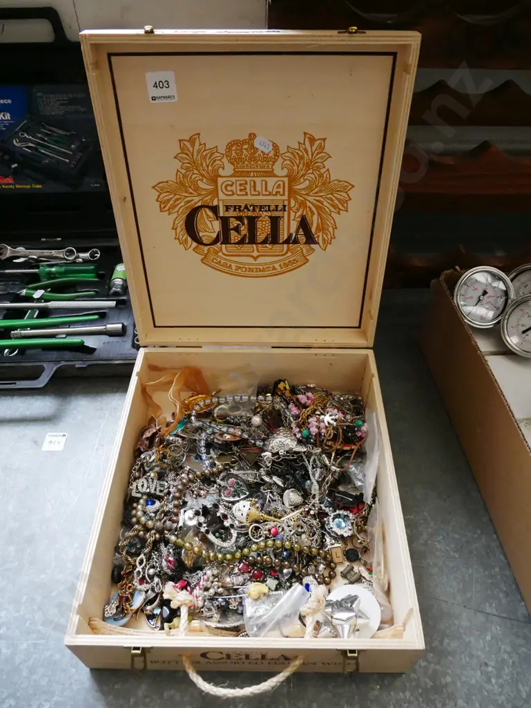 box of costume jewellery Image 1++