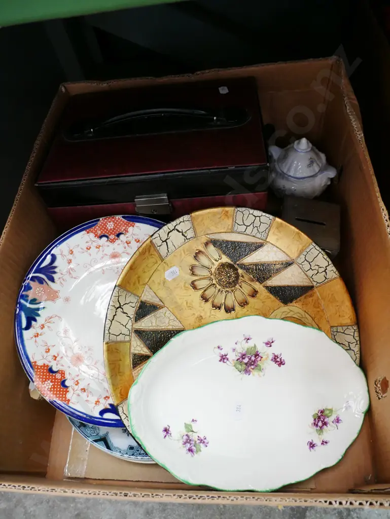 box; plates, money box, jewellery box, small floral lidded sugar Image 1++