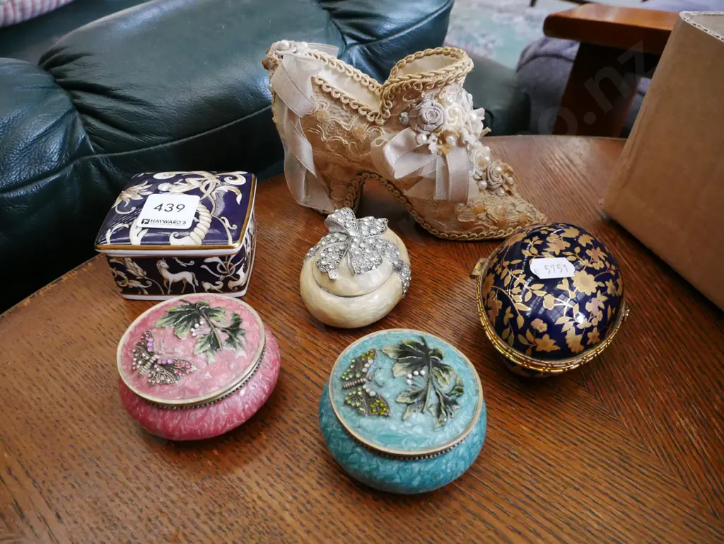5x trinket boxes, ornamental shoe Image 1++