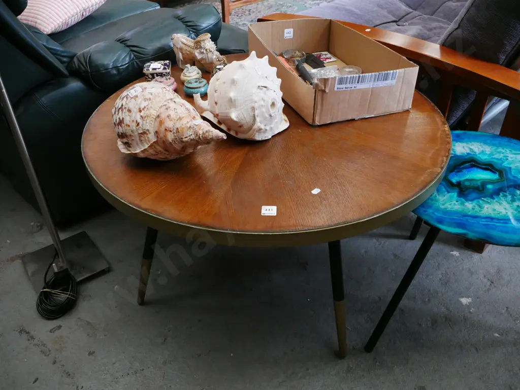 modern circular coffee table - varnish needs attention, may be unbalanced H-450 Diam-810 Image 1++