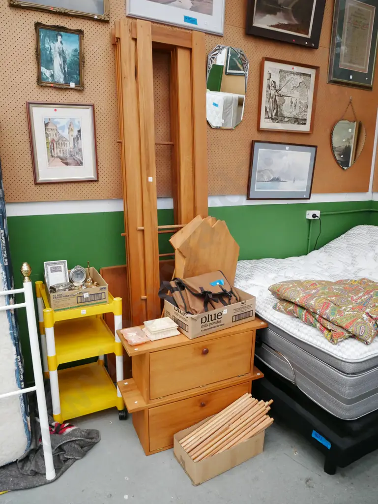 solid rimu corner wall unit - needs to be assembled Image 1++