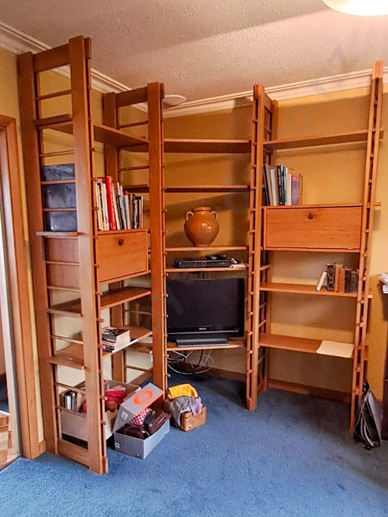 solid rimu corner wall unit - needs to be assembled Image 1++