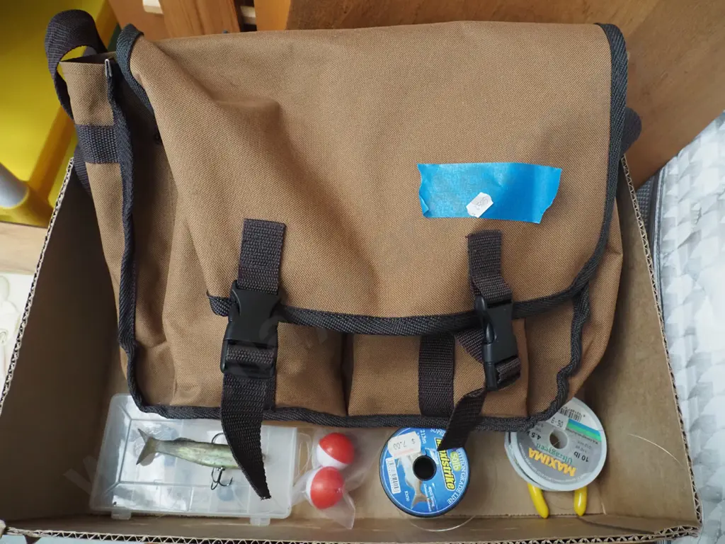 box; fishing bag, lures, pliers, line Image 1++