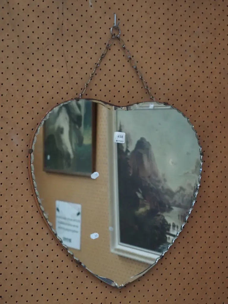deco heart shaped wall mirror Image 1++