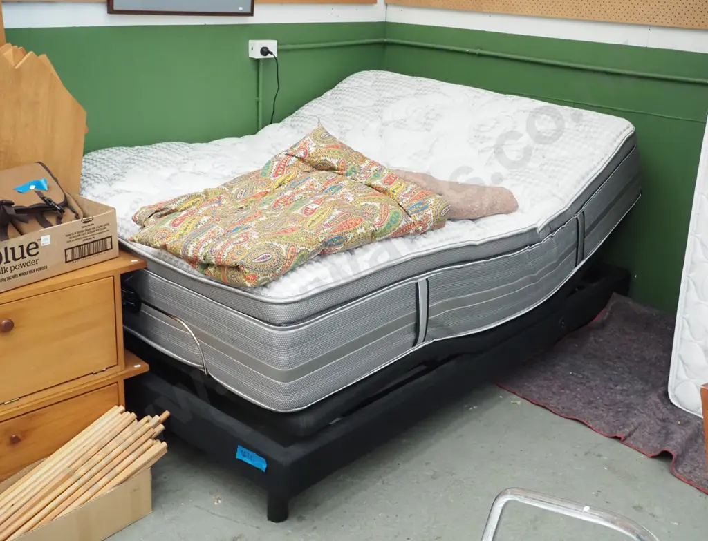 Sleepyhead 500i Shift electric rise and fall queen bed, remote and controller in office (limited delivery options) Image 1++