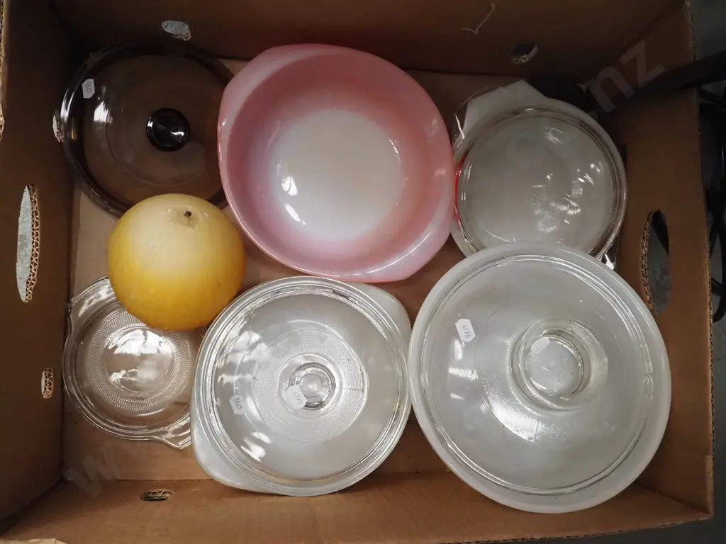 retro pyrex baking dishes, casseroles, floral tealights, candle etc Image 1++