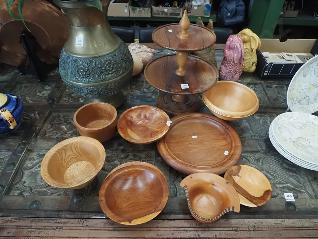 various wooden bowls, cake stand Image 1++