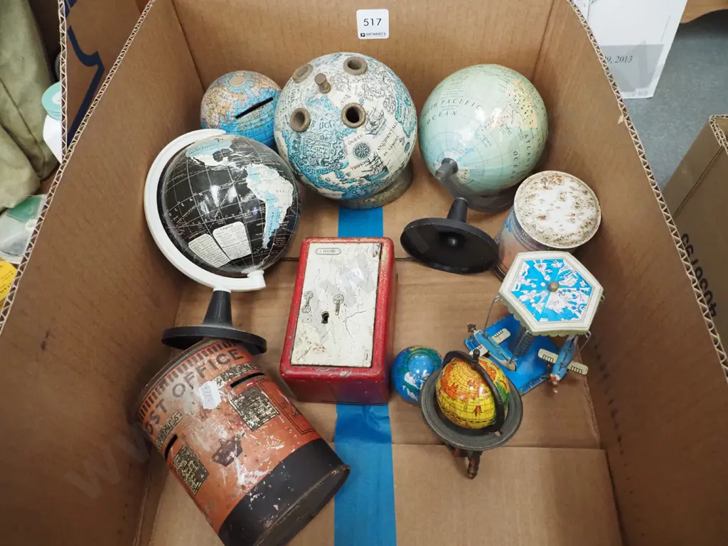 box; money boxes, world globes etc Image 1++