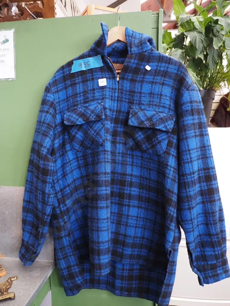 Forrester Size 0 blue checked bush shirt Image 1++