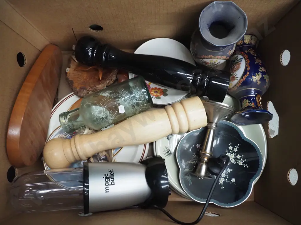 box; salt and pepper grinder, vases, plates, bowls etc Image 1++