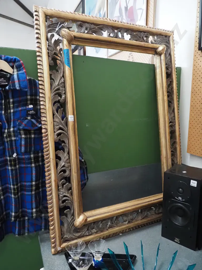 ornately carved gilt picture frame H-1110 W-780 Image 1++