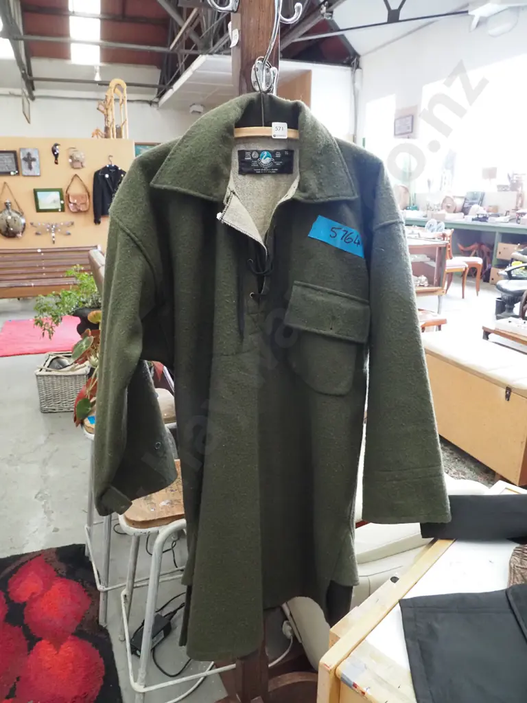 size OS green Swanndri bush shirt Image 1++
