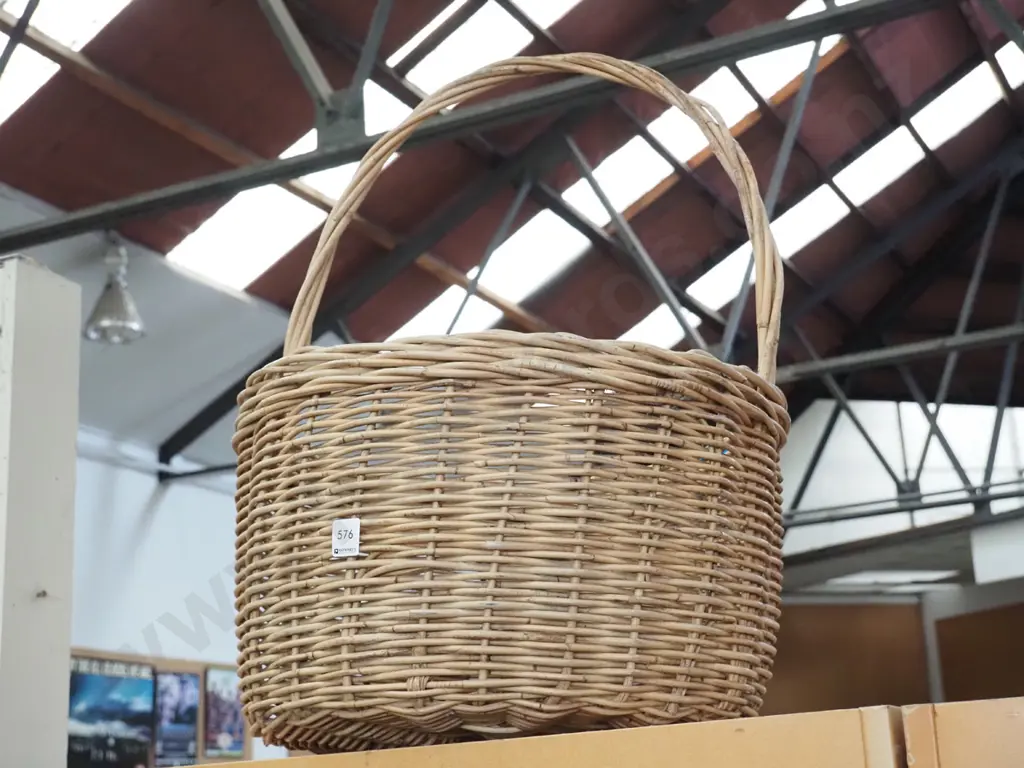 large cane basket H-600 Image 1++