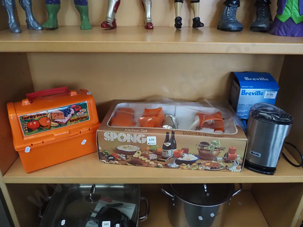 Breville coffee and spice blender, Spong kitchen set, orange honky tonk lunch box Image 1++