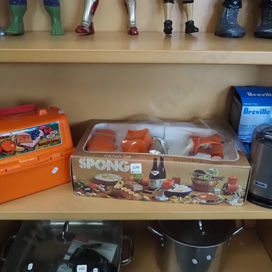 Breville coffee and spice blender, Spong kitchen set, orange honky tonk lunch box