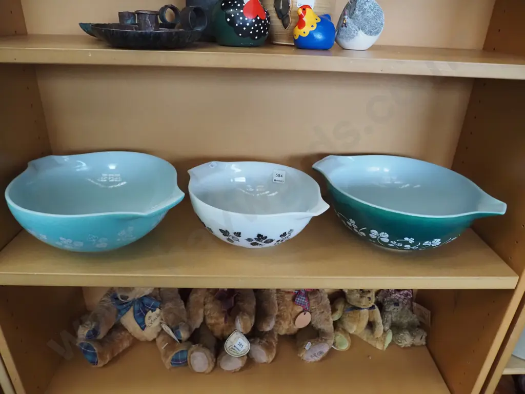 3x mid-century mixing bowls Image 1++