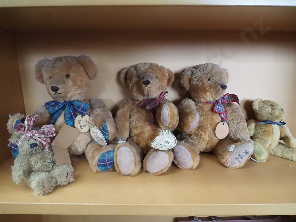 shelf of teddy bears - dusty Image 1++