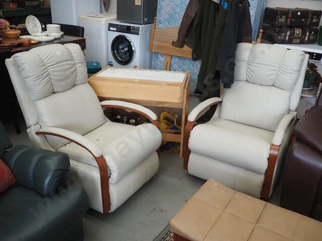 2x cream leather La-Z-boy rocker/recliners - 1 chair has grey rub mark Image 1++