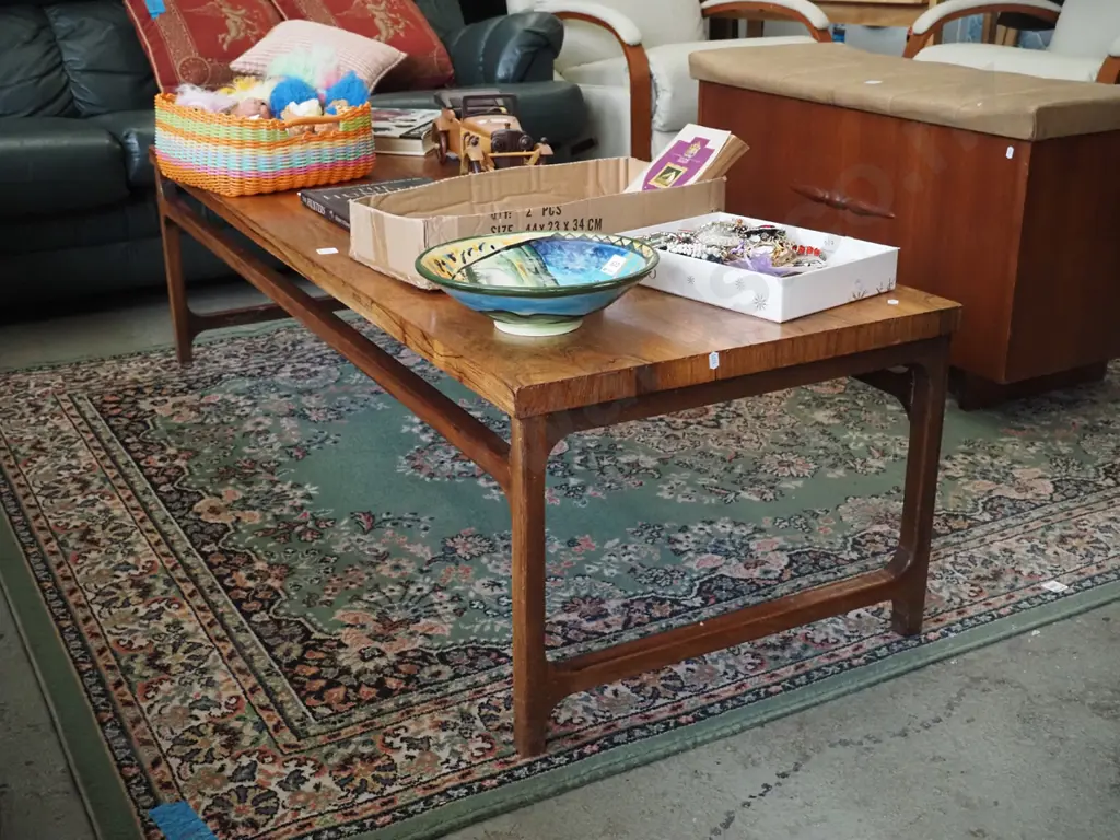 mid-century wood veneer coffee table - has had repairs, needs attention H-420 W-1520 D-560 Image 1++