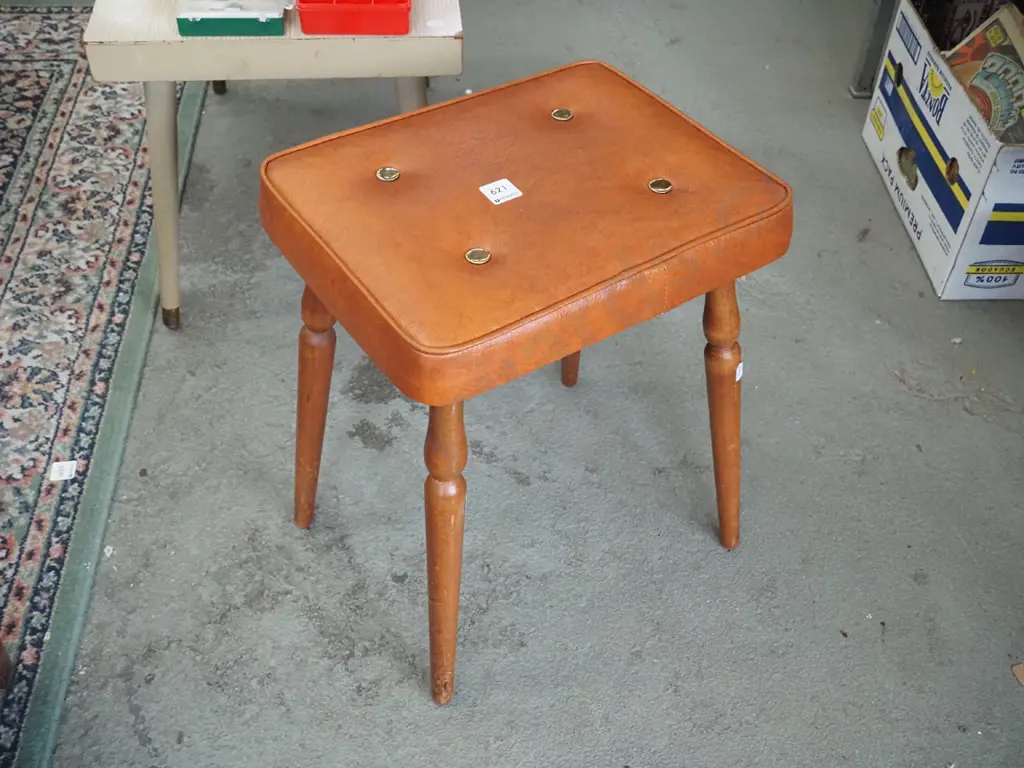 vinyl turned leg stool Image 1++