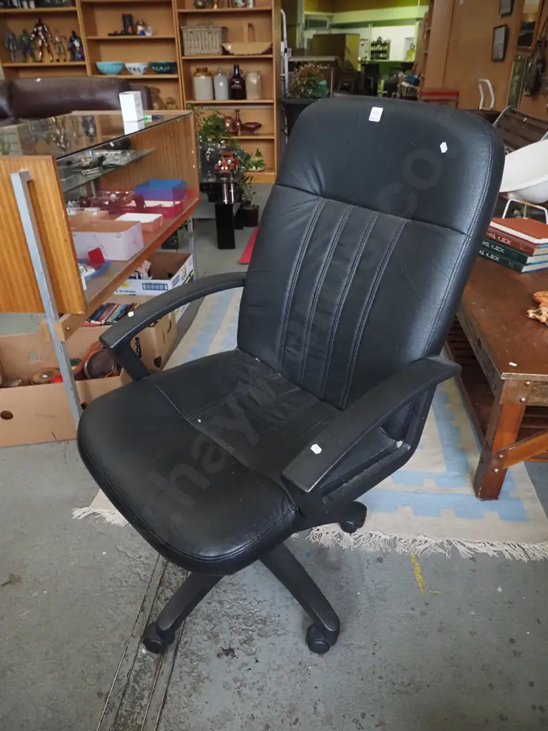 black vinyl office chair Image 1++