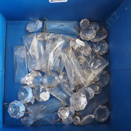 box of glass lustres