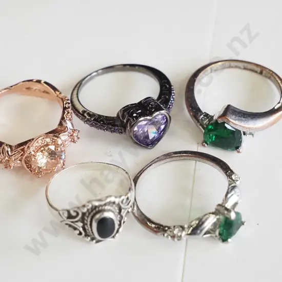 box of 5 rings