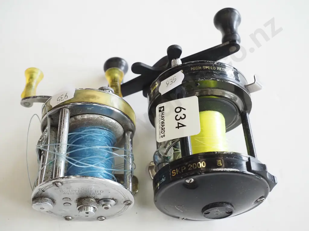 2x fishing reels Image 1++