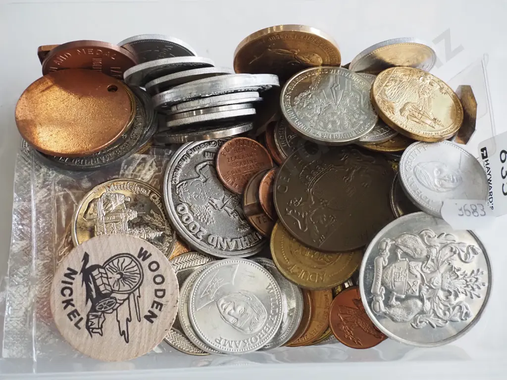 tub of coins Image 1++