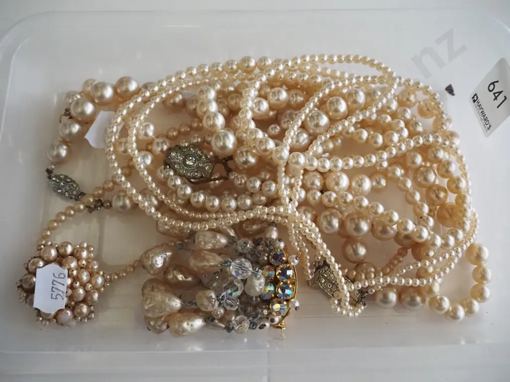 faux pearl necklaces, brooches Image 1++