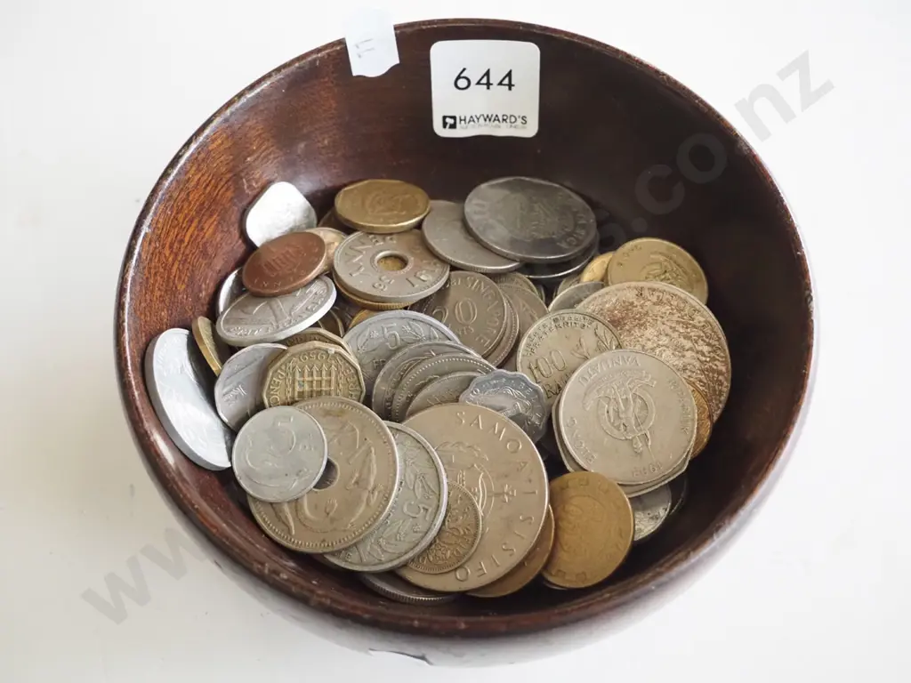 wooden bowl, coins Image 1++