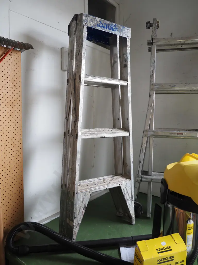 3 step aluminium ladder Image 1++