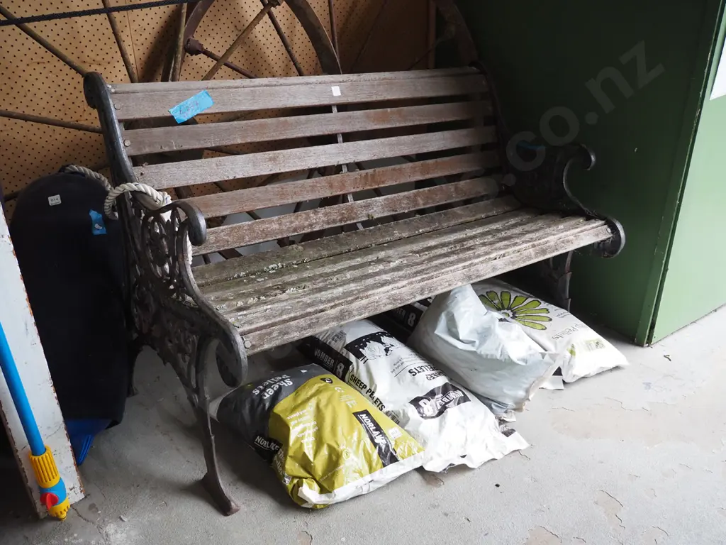 Victorian cast iron ended garden bench seat Image 1++