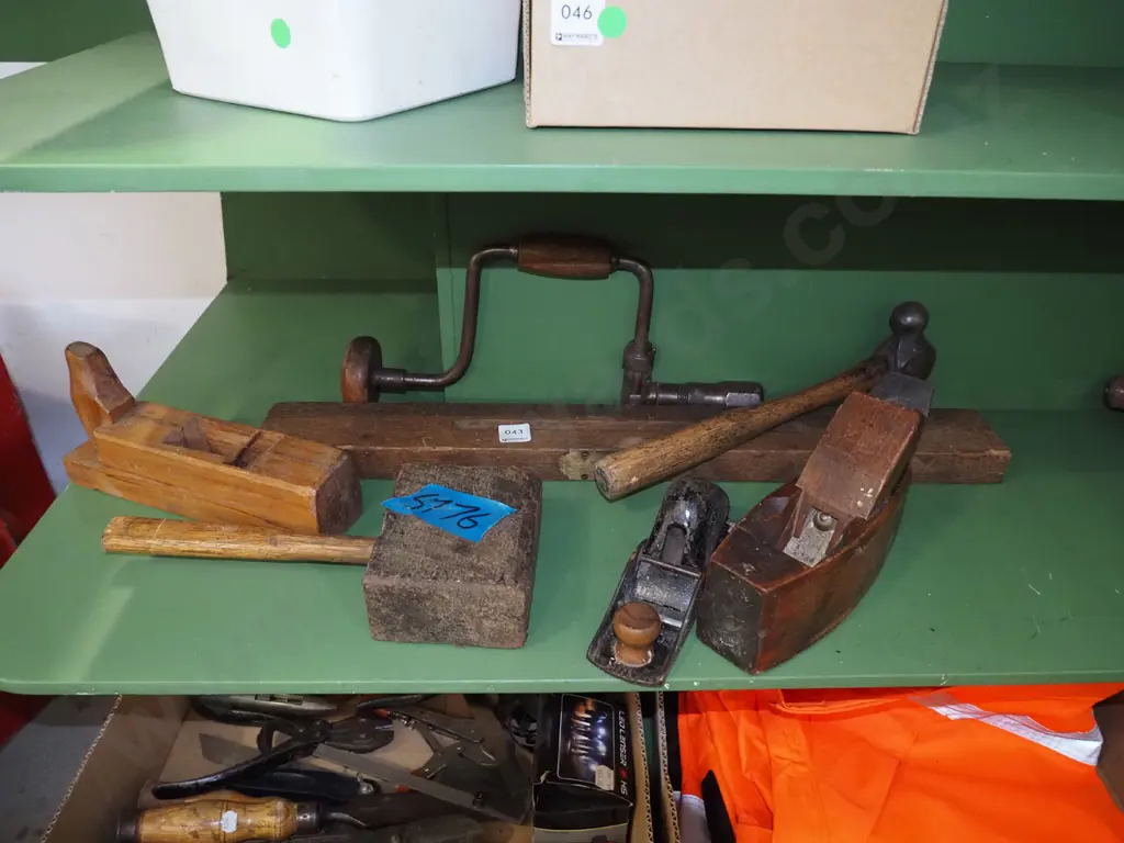 assorted vintage tools Image 1++