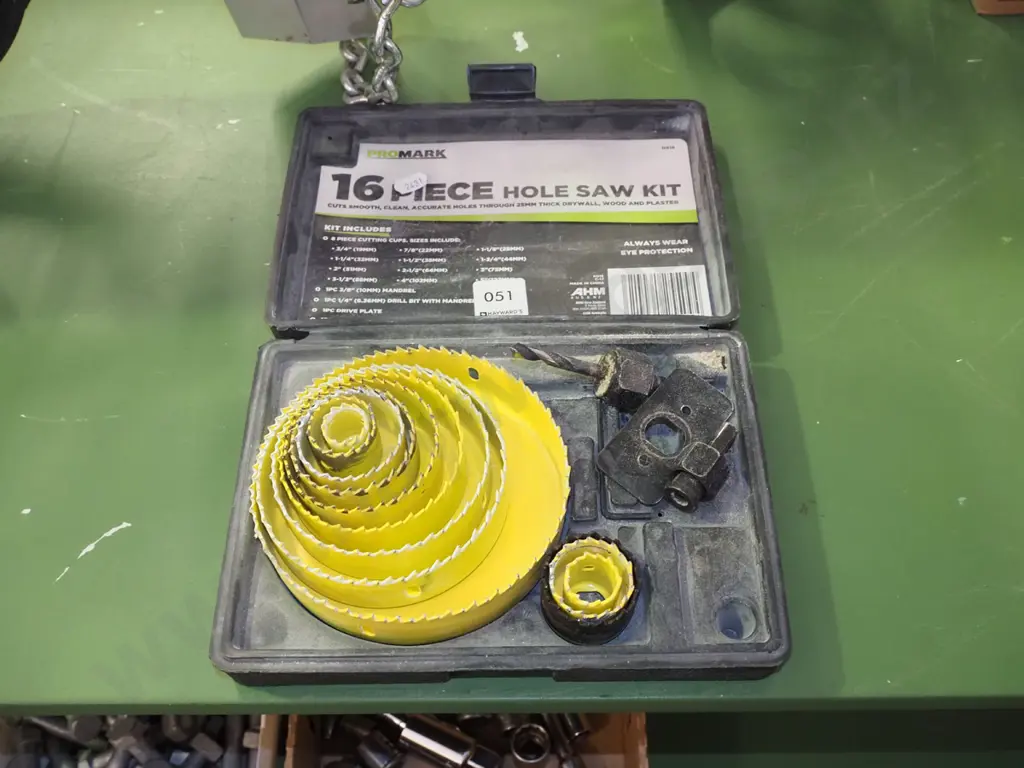 16 piece hole saw kit Image 1++