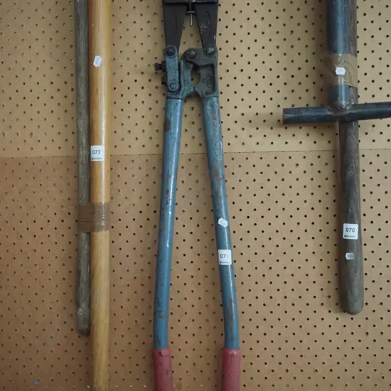 bolt cutters