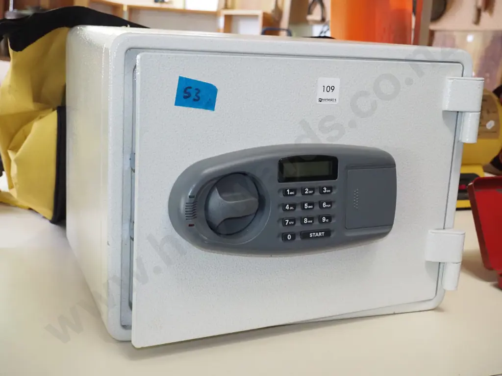 digital safe Image 1++