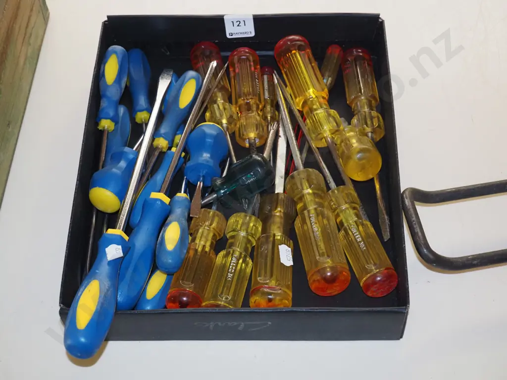 box; screwdrivers Image 1++