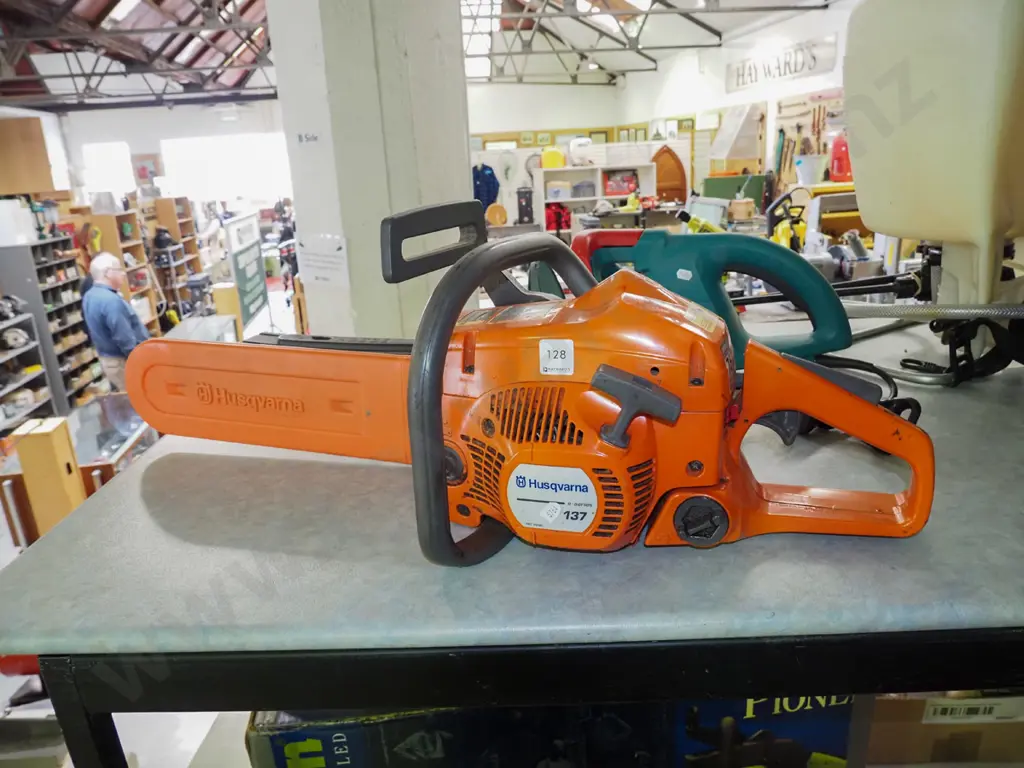 Husqvarna chainsaw Image 1++